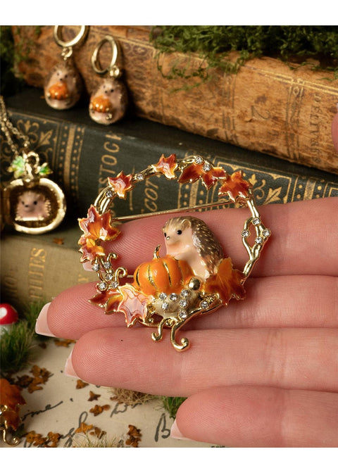 Bill Skinner Pumpkin Hedgehog Broche