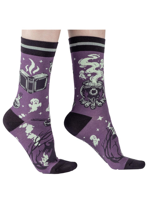 FootClothes The Witching Sokken Paars – draagfoto