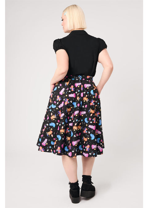 Hell Bunny x Care Bears Trick Or Sweet rok zwart - achteraanzicht op model