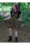 Run & Fly Squirrel pinafore swing jurk zwart met eekhoorns en bladeren