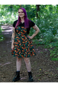 Run & Fly Squirrel pinafore swing jurk zwart met eekhoorns en bladeren